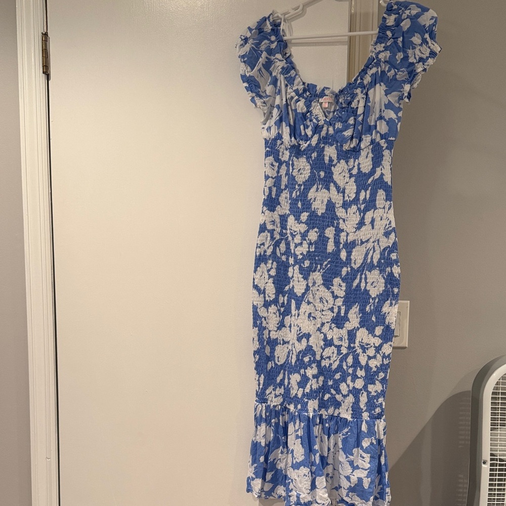 Luxxel Blue and White Floral Midi Dress